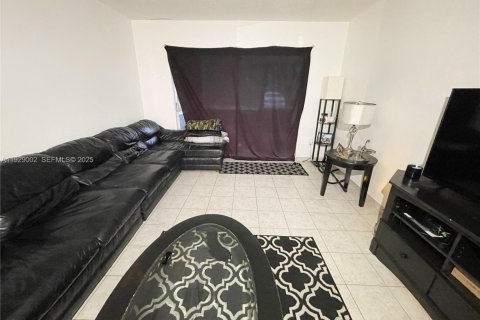 Copropriété à vendre à Lauderhill, Floride: 1 chambre, 68.28 m2 № 1987334 - photo 2