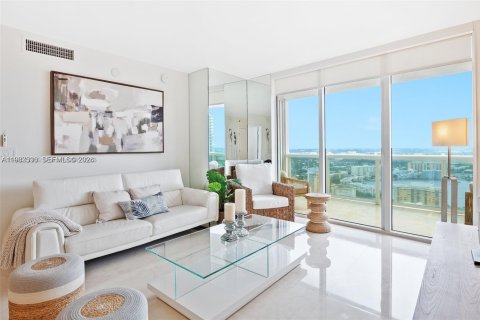 Condo à Hallandale Beach, Floride, 3 chambres  № 2080114