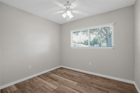 Villa ou maison à louer à Bradenton, Floride: 3 chambres, 87.98 m2 № 2428959 - photo 19