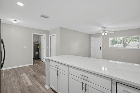 Villa ou maison à louer à Bradenton, Floride: 3 chambres, 87.98 m2 № 2428959 - photo 8