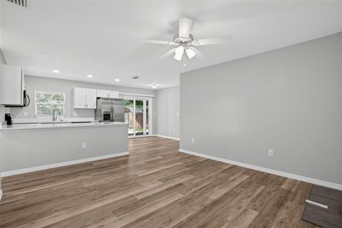 Villa ou maison à louer à Bradenton, Floride: 3 chambres, 87.98 m2 № 2428959 - photo 6