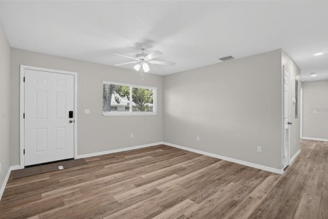 Villa ou maison à louer à Bradenton, Floride: 3 chambres, 87.98 m2 № 2428959 - photo 16