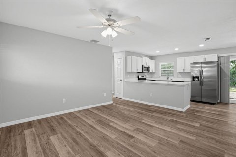 Villa ou maison à louer à Bradenton, Floride: 3 chambres, 87.98 m2 № 2428959 - photo 7