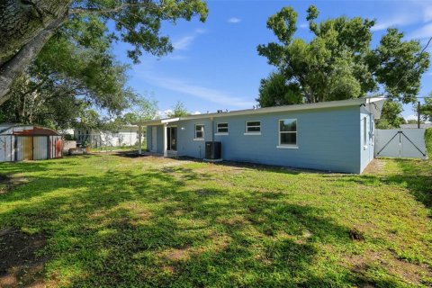 Villa ou maison à louer à Bradenton, Floride: 3 chambres, 87.98 m2 № 2428959 - photo 21