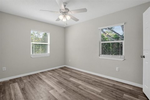 Villa ou maison à louer à Bradenton, Floride: 3 chambres, 87.98 m2 № 2428959 - photo 12