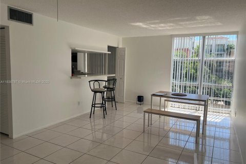 Condo in Sunny Isles Beach, Florida, 1 bedroom  № 1825494 - photo 5
