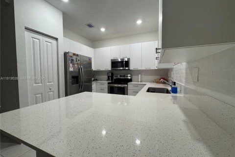 Villa ou maison à vendre à Miami, Floride: 3 chambres, 133.97 m2 № 1982250 - photo 17