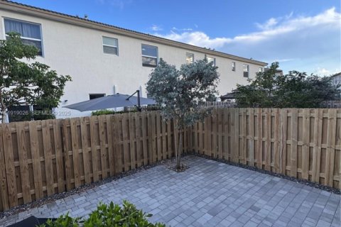 Villa ou maison à vendre à Miami, Floride: 3 chambres, 133.97 m2 № 1982250 - photo 30