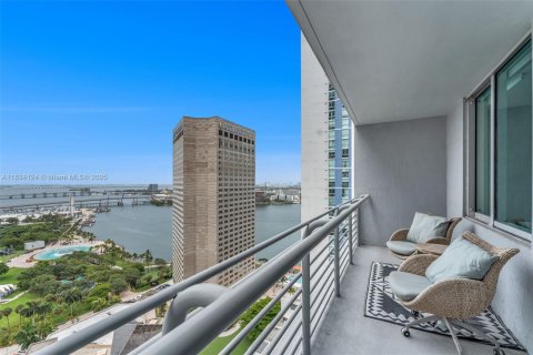 Condo in Miami, Florida, 1 bedroom  № 1813945 - photo 19