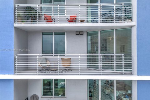 Condo in Miami, Florida, 1 bedroom  № 1813945 - photo 20