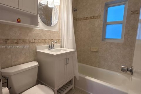 Снять в аренду виллу или дом в Майами, Флорида 3 спальни, 96.25м2, № 1970775 - фото 11