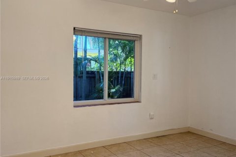 House in Miami, Florida 3 bedrooms, 96.25 sq.m. № 1970775 - photo 7