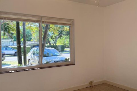 House in Miami, Florida 3 bedrooms, 96.25 sq.m. № 1970775 - photo 8