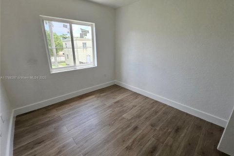 Touwnhouse à vendre à Miami, Floride: 3 chambres, 106.84 m2 № 2015342 - photo 11