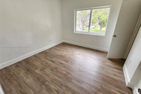 Touwnhouse à vendre à Miami, Floride: 3 chambres, 106.84 m2 № 2015342 - photo 17