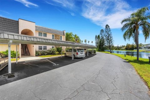 Condo à Seminole, Floride, 3 chambres  № 2345161