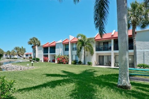 Condominio en Bradenton Beach, Florida, 2 dormitorios № 2114352