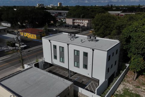 Apartment in Miami, Florida 3 bedrooms, 83.61 sq.m. № 1893113 - photo 7