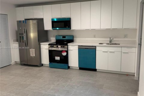 Apartment in Miami, Florida 3 bedrooms, 83.61 sq.m. № 1893113 - photo 15