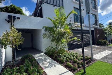 Apartment in Miami, Florida 3 bedrooms, 83.61 sq.m. № 1893113 - photo 6