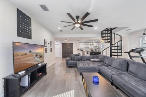 Casa en venta en Tampa, Florida, 3 dormitorios, 185.71 m2 № 2113889 - foto 4