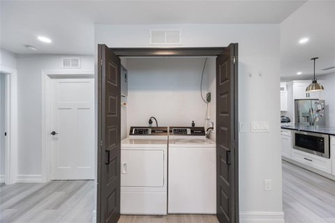 Casa en venta en Tampa, Florida, 3 dormitorios, 185.71 m2 № 2113889 - foto 21