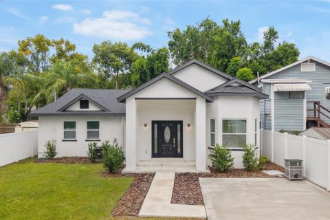 Casa en venta en Tampa, Florida, 3 dormitorios, 185.71 m2 № 2113889 - foto 2
