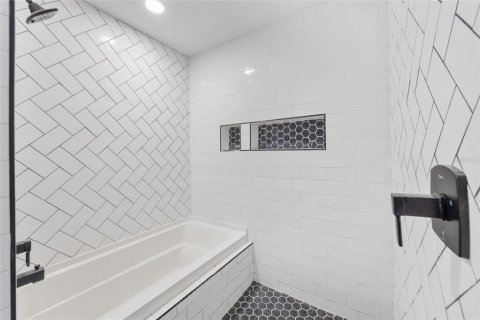 Casa en venta en Tampa, Florida, 3 dormitorios, 185.71 m2 № 2113889 - foto 16