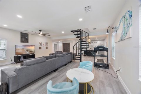 Casa en venta en Tampa, Florida, 3 dormitorios, 185.71 m2 № 2113889 - foto 11