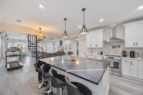 Casa en venta en Tampa, Florida, 3 dormitorios, 185.71 m2 № 2113889 - foto 10