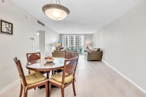Condo in Hollywood, Florida, 1 bedroom  № 2086129 - photo 10