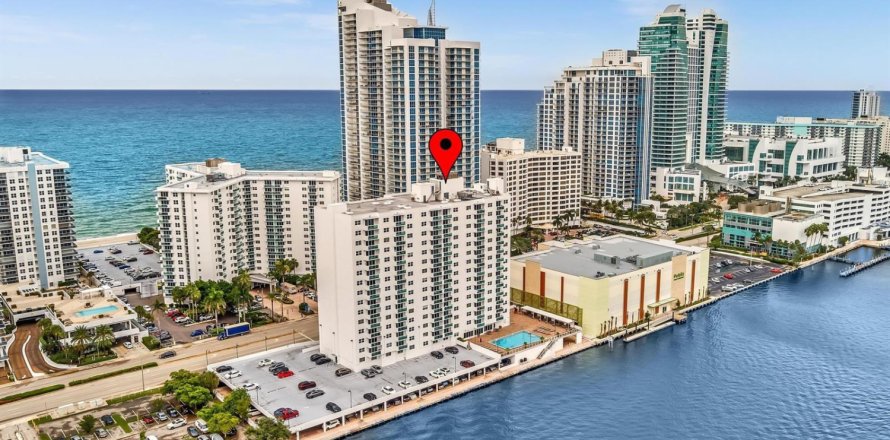 Condo in Hollywood, Florida, 1 bedroom  № 2086129