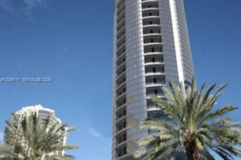 Copropriété à louer à Sunny Isles Beach, Floride: 4 chambres, 330.27 m2 № 2084240 - photo 1