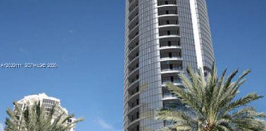 Condo à Sunny Isles Beach, Floride, 4 chambres  № 2084240