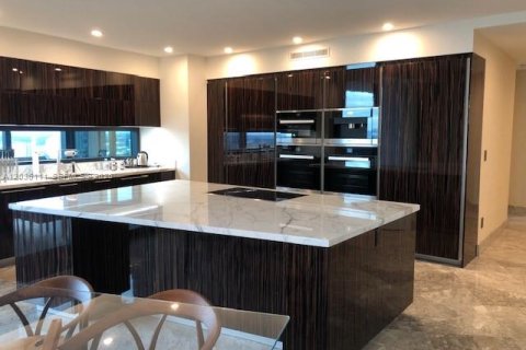 Copropriété à louer à Sunny Isles Beach, Floride: 4 chambres, 330.27 m2 № 2084240 - photo 4