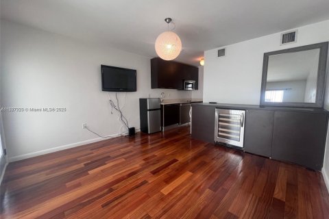 Copropriété à vendre à Miami Beach, Floride: 1 chambre, 40.51 m2 № 1977225 - photo 1