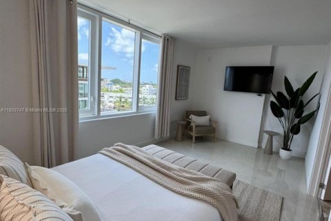 Condo in Miami Beach, Florida, 1 bedroom  № 1960911 - photo 9