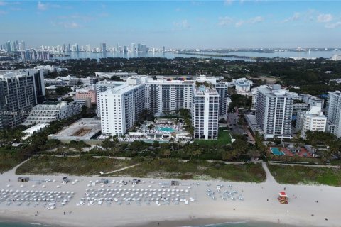 Condo in Miami Beach, Florida, 1 bedroom  № 1960911 - photo 23