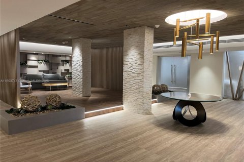 Condo in Miami Beach, Florida, 1 bedroom  № 1960911 - photo 24