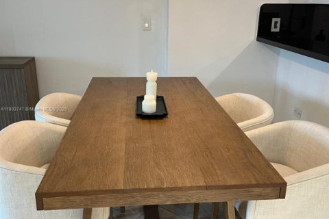 Condo in Miami Beach, Florida, 1 bedroom  № 1960911 - photo 4