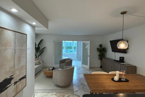 Condo in Miami Beach, Florida, 1 bedroom  № 1960911 - photo 6