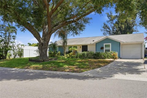 Casa en Bradenton, Florida 2 dormitorios, 113.34 m2 № 2339571