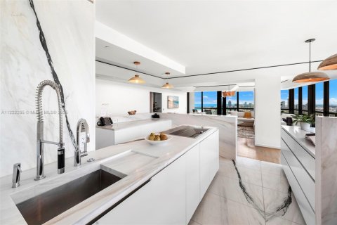 Copropriété à louer à Miami Beach, Floride: 4 chambres, 329.99 m2 № 1864659 - photo 8