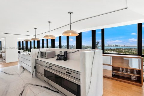 Copropriété à louer à Miami Beach, Floride: 4 chambres, 329.99 m2 № 1864659 - photo 7