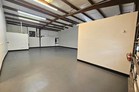 Propiedad comercial en alquiler en Punta Gorda, Florida, 11.15 m2 № 1823346 - foto 6