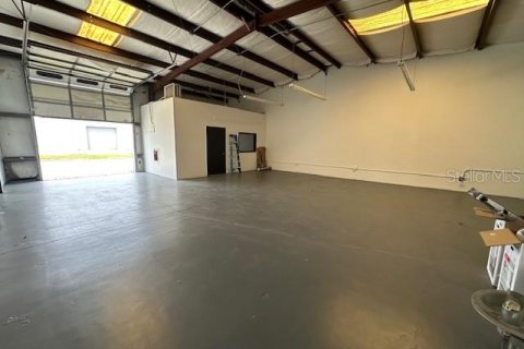 Propiedad comercial en alquiler en Punta Gorda, Florida, 11.15 m2 № 1823346 - foto 9