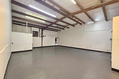 Propiedad comercial en alquiler en Punta Gorda, Florida, 11.15 m2 № 1823346 - foto 5