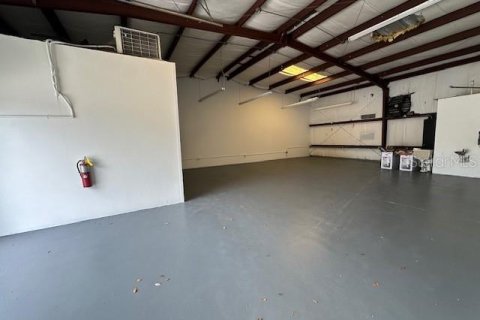 Propiedad comercial en alquiler en Punta Gorda, Florida, 11.15 m2 № 1823346 - foto 10