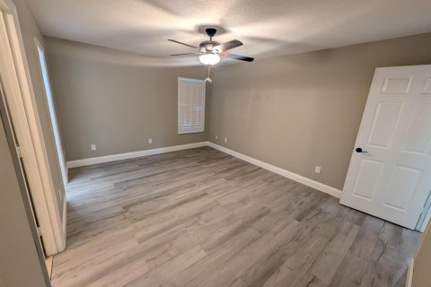Villa ou maison à louer à Port St. Lucie, Floride: 4 chambres, 131.74 m2 № 2181623 - photo 18