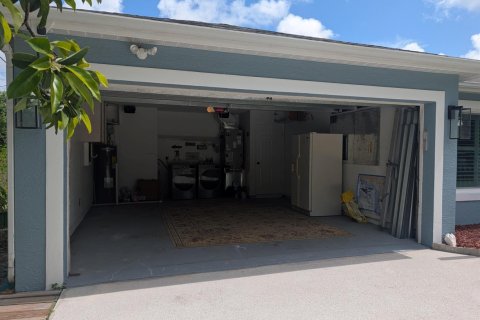 Villa ou maison à louer à Port St. Lucie, Floride: 4 chambres, 131.74 m2 № 2181623 - photo 2